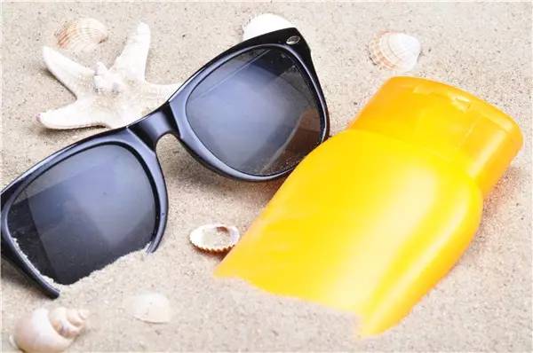 夏季防晒要当心 9批次防晒类化妆品不合格的警示与反思
